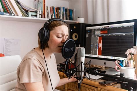 How to Record Video with Music: A Detailed Guide to Enhancing Visual Content with Audio Charm